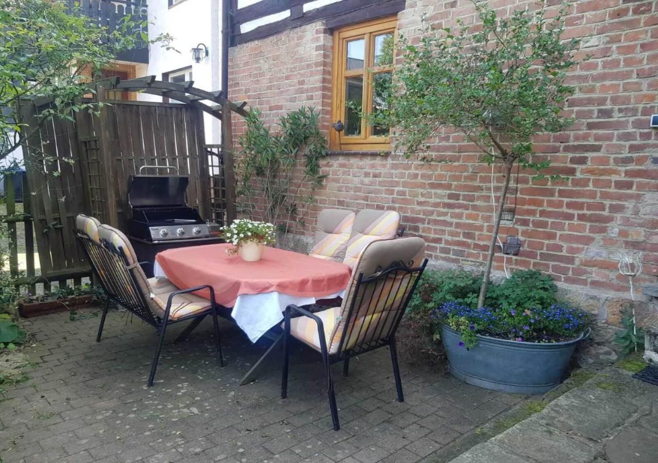 Aeltestes Haus In Quentel - Ferienwohnung 1 Mit Kleinem Garten Lichtenau Exterior foto